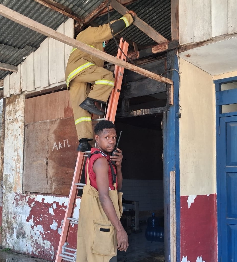 Kebakaran Rumah Pastori Gereja Advent Jemaat Samofa